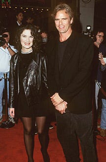 Lara Flynn Boyle & Richard Dean Anderson - "Ace Ventura When Nature Calls" Premiere -1995