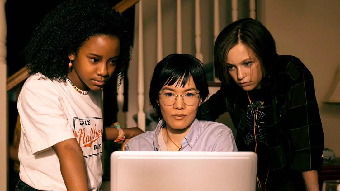 Camryn Jones, Ali Wong, Sofia Rosinsky, Paper Girls