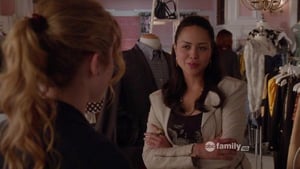 The Nine Lives of Chloe King, Season 1 Episode 8 image