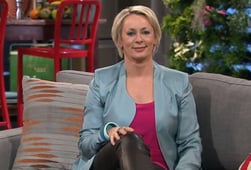 The Living Room, Season 2 Episode 25 image