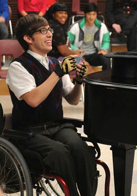 Glee - Season 1 - "Ballad" - Kevin McHale as Artie