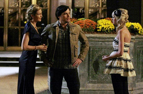Gossip Girl - Season 2, "There Might Be Blood" - Kelly Rutherford as Lily, Matthew Settle as Rufus, Taylor Momsen as Jenny