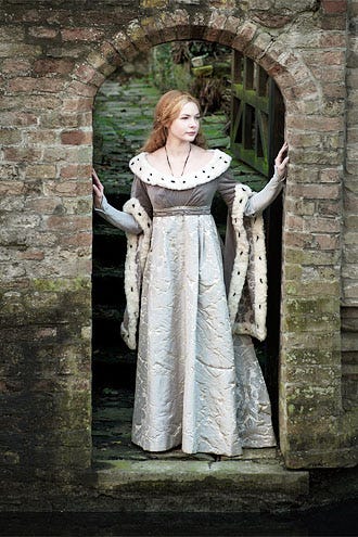 The White Queen - Season 1 - Rebecca Ferguson as Elizabeth Woodville