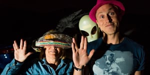 Russell Howard & Mum: USA Road Trip, Season 1 Episode 1 image