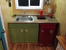 Tiny House Hunters, Season 2 Episode 20 image