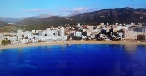 Beach Around the World, Season 1 Episode 4 image