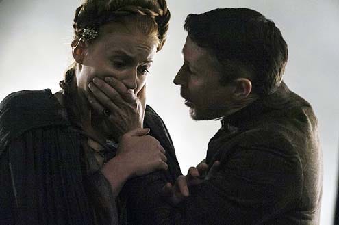 Game of Thrones - Season 4 - "Breaker of Chains" - Sophie Turner and Aidan Gillen
