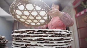 Flavorful Origins, Season 3 Episode 7 image