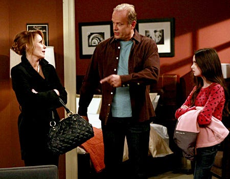 Back to You - "Cradle to Grave" - Patricia Heaton as Kelly, Laura Marano as Gracie, Kelsey Grammer as Chuck