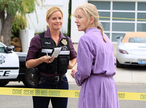CSI - Season 13 - "Once Bitten" - Elisabeth Shue, Caroline Lagerfelt