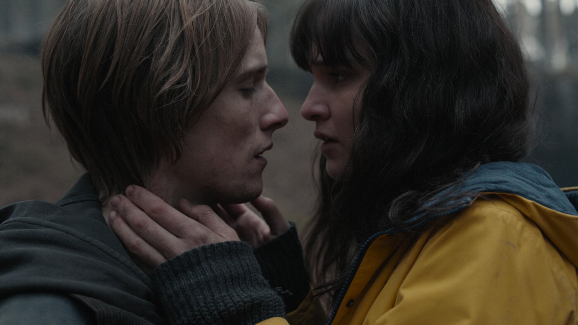 Louis Hofmann and Lisa Vicari, Dark