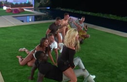 Love Island, Season 3 Episode 14 image