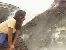 Globe Trekker, Season 4 Episode 3 image