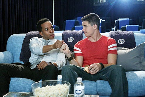 1600 Penn - Season 1 - "Dinner, Bath, Puzzle" - Andre Holland and Robbie Amell