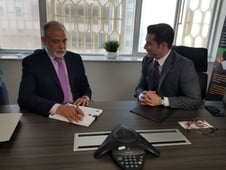 Betty en NY, Season 1 Episode 94 image