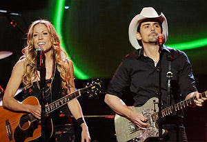 Country Stars Celebrate the Holidays on CMA Country Christmas