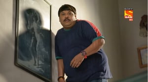 Jijaji Chhat Parr Koii Hai, Season 1 Episode 77 image