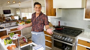 Selena + Chef, Season 1 Episode 7 image