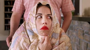 Haters Back Off!, Season 1 Episode 3 image