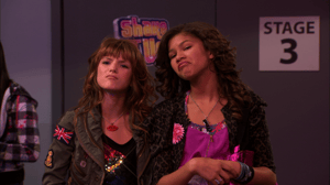 Shake It Up, Season 1 Episode 1 image