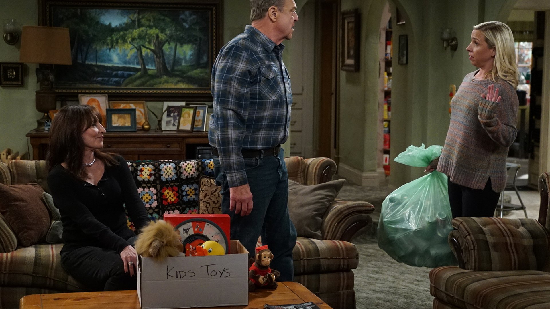 Katey Sagal, John Goodman, Lecy Goranson, The Conners