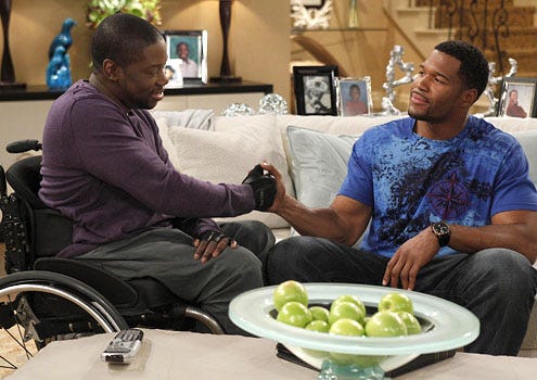 Brothers - Season 1 - "Pilot" - Daryl Mitchell as Chill and Michael Strahan as Mike