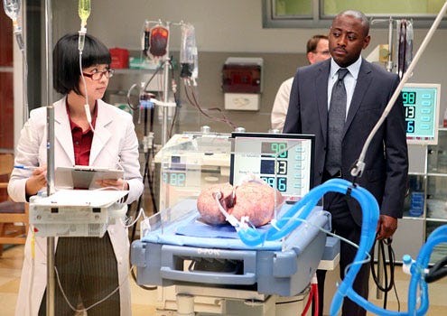 House - Season 8 - "Transplant" - Charlyne Yi as Dr. Chi Park and Omar Epps as Foreman