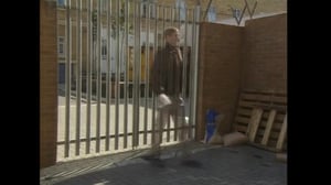 Goodnight Sweetheart, Season 3 Episode 1 image