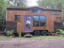 Tiny House Hunters, Season 2 Episode 6 image
