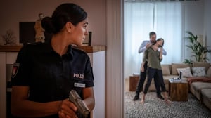 Notruf Hafenkante, Season 14 Episode 1 image