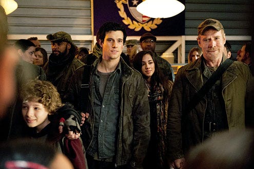 Falling Skies - Season 2 - "The Price of Greatness" - Maxin Knight, Drew Roy, Seychelle Gabriel and Will Patton