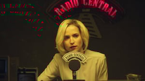 Cable Girls, Season 3 Episode 6 image