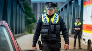 Notruf Hafenkante, Season 16 Episode 1 image