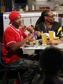 Martha & Snoop's Potluck Dinner Party, Season 1 Episode 7 image
