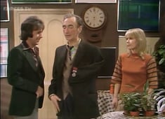 Robin's Nest, Season 1 Episode 5 image