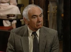 Never the Twain, Season 11 Episode 4 image