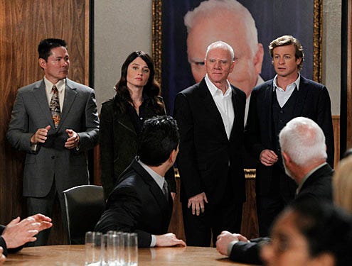 The Mentalist - Season 4 - "His Thoughts Were Red Thoughts" - Simon Baker, Robin Tunney, Tim Kang, Malcolm McDowell