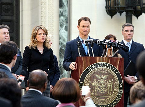 CSI: NY - Season 4 - "Personal Foul" - Guest star Jessalyn Gilsig as Jordan Gates and Gary Sinise as Mac