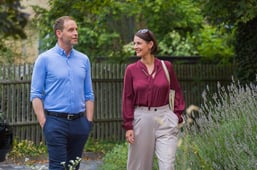 In All Friendship, Season 25 Episode 40 image