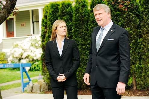 Psych - Season 8 - "S.E.I.Z.E. the Day" - Maggie Lawson and Anthony Michael Hall