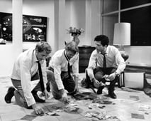 Man in a Suitcase, Season 1 Episode 7 image