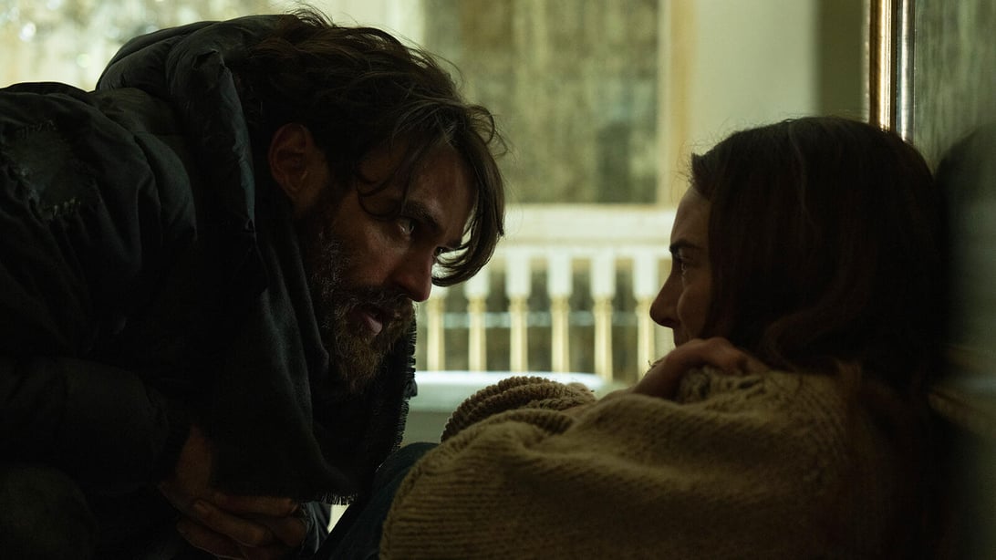 Thomas Doherty and Shailene Woodley, Paradise