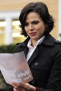 Once Upon a Time - Season 1 - "Desperate Souls" - Lana Parrilla