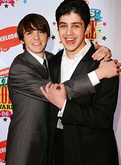 Drake Bell and Josh Peck - Nickelodeon's 19th Annual Kids' Choice Awards, April 1, 2006