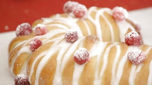 The Great Holiday Baking Show, Season 1 Episode 4 image