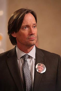 Don't Trust the B---- in Apartment 23 - Season 1 - "The Wedding" - Kevin Sorbo