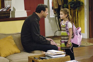 Surviving Suburbia - "If the Shoe Fits, Steal It" - Bob Saget and G. Hannelius