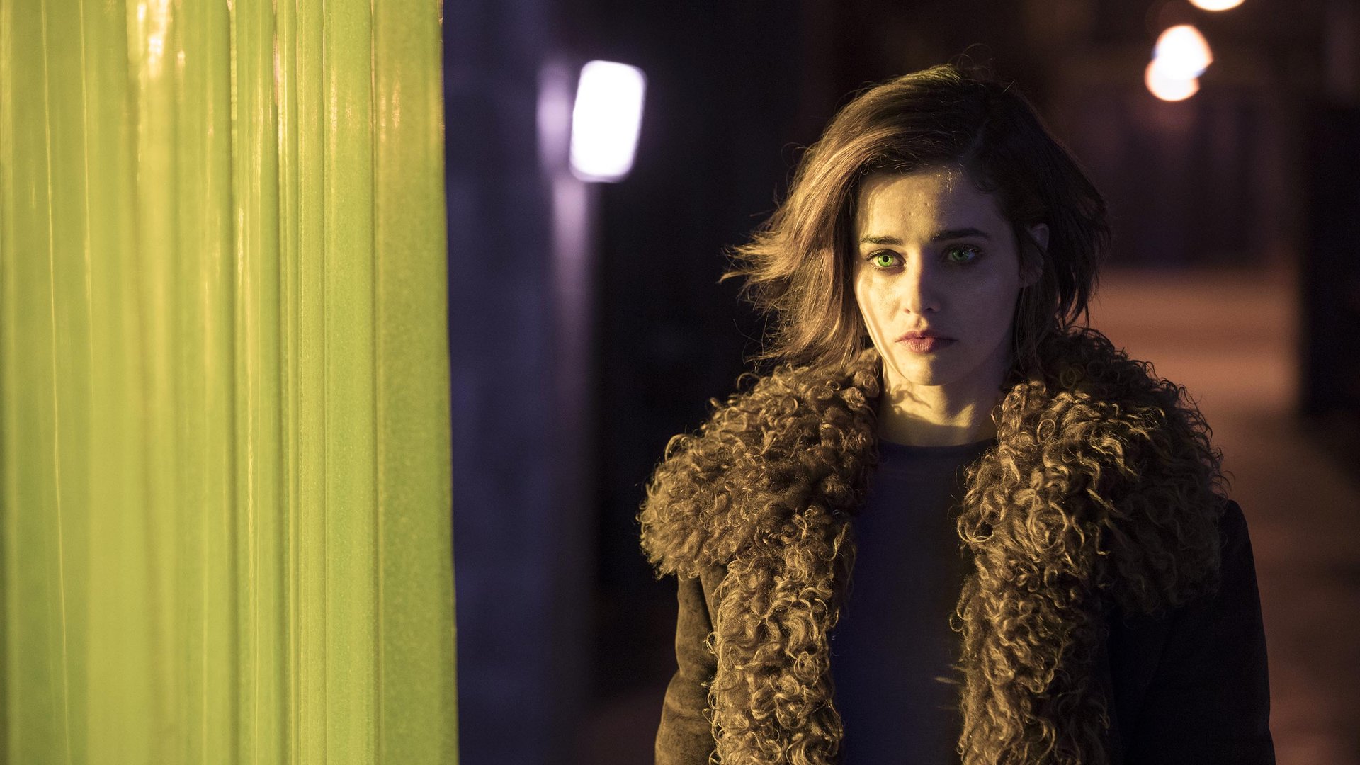 Agnes (Holly Earl), Humans