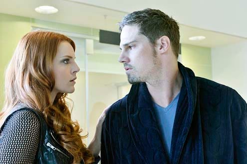 Beauty and the Beast - Season 2 - "Don't Die on Me" - Amber Skye Noyes and Jay Ryan
