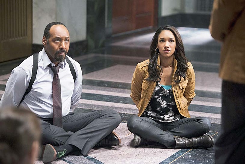 The Flash - Season 1 - "Power Outage" - Jesse L. Martin and Candice Patton